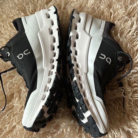 ON Running Womens Cloudultra Mesh Black White Trainers Size 8 - Picture 4 of 7